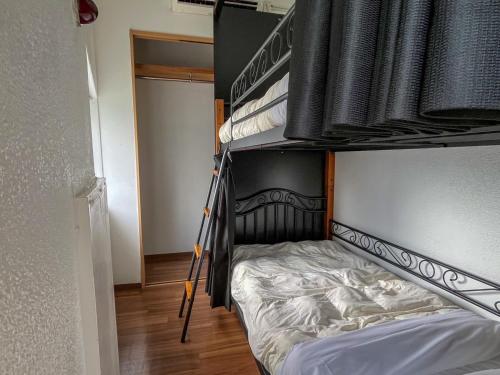 Private Twin Room image 8