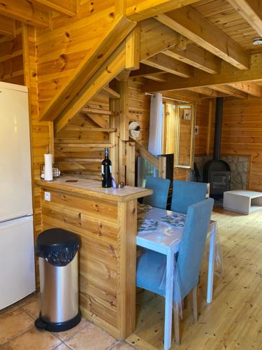 Konyha, Chalet chaleureux l’hospitalet près l’andorre . (Chalet chaleureux l’hospitalet pres l’andorre .) in L'Hospitalet-Pres-L'Andorre