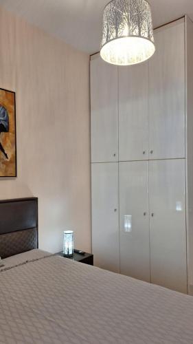 3 Bedroom Luxury Athens Downtown - image 2
