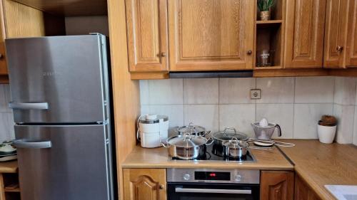 3 Bedroom Luxury Athens Downtown - image 12