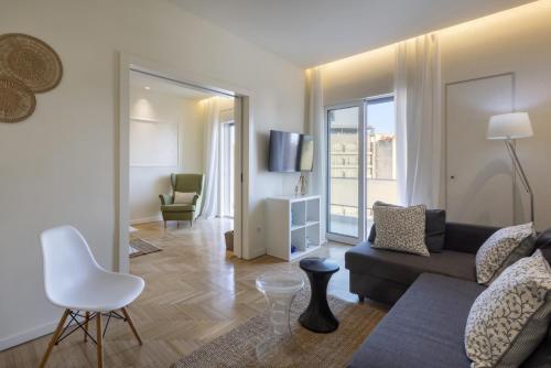 Charming 7th-Floor Apartment with Acropolis view - image 14