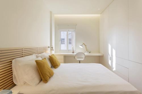 Charming 7th-Floor Apartment with Acropolis view - image 10