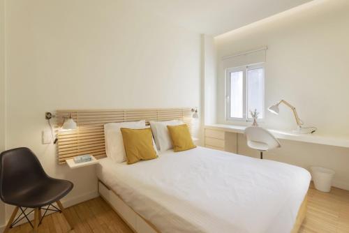 Charming 7th-Floor Apartment with Acropolis view - image 2