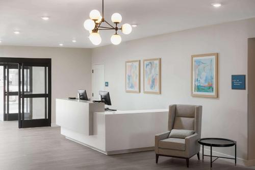 WaterWalk Extended Stay by Wyndham Jacksonville Deerwood Pk in Jacksonville, USA