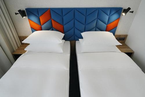 Hotel Faros - image 2