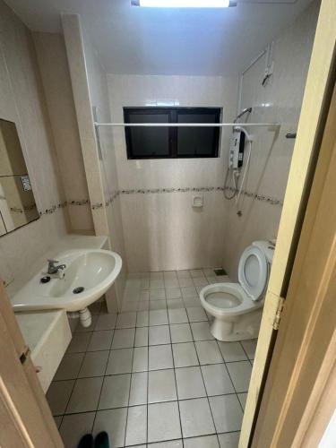 Double Room with Private Bathroom image 4