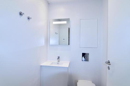 Fantastic 3-bed wbalcony in North Harbour - image 4