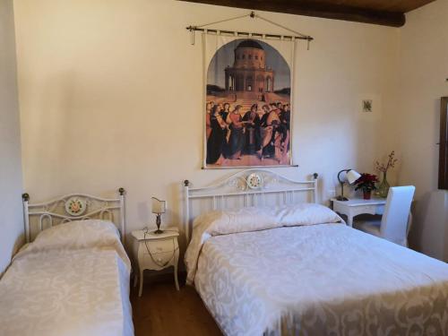 1 double bed, 2 twin beds