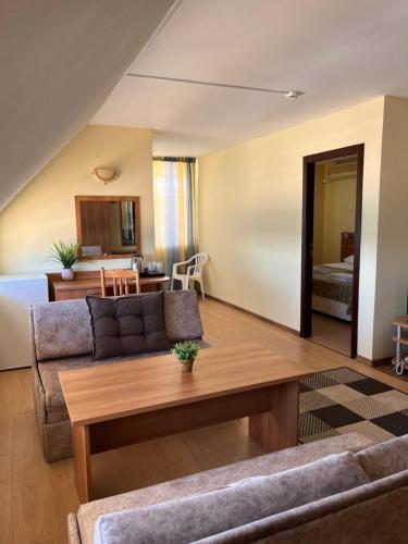 Hotel Star – Sunny Beach, WY