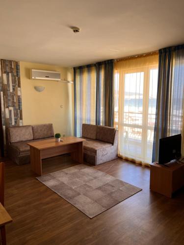 One-Bedroom Suite with Balcony room in Hotel Star