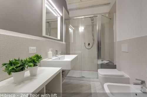 Vertical Garden Apartments by Mamo Florence