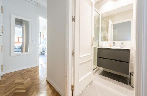 Chueca Penthouse - image 14