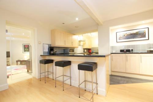 Edlets Collection - The Dundonald Apartment, Edinburgh (photo 9)