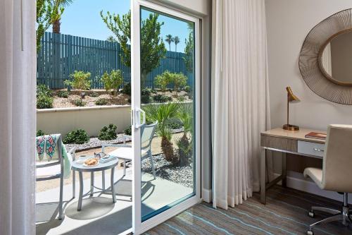 room detail thumbnail 1