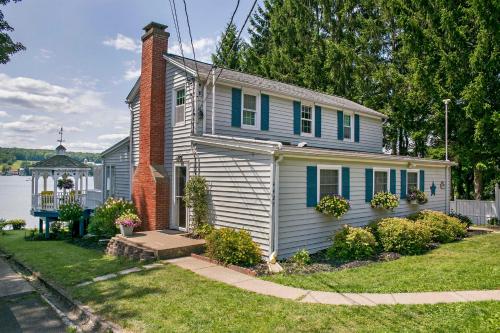 Sun, Fun and Wine-ta in Pulteney