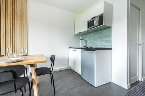 кухня, Appartement Familial Confortable proche de Paris in Les Lilas