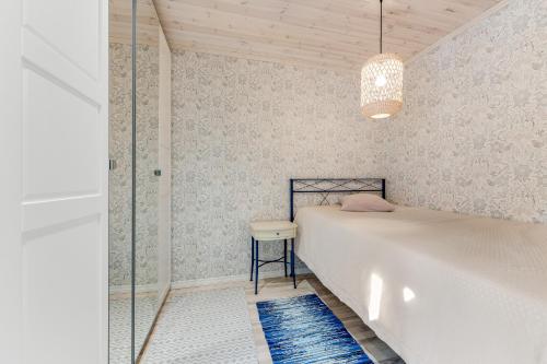 Brand new 3BR family friendly house with huge garden Brand new 3BR family friendly house with huge garden