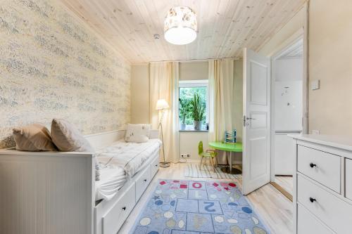 Brand new 3BR family friendly house with huge garden Brand new 3BR family friendly house with huge garden