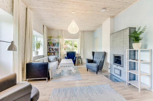 New 3BR family friendly home with huge garden&free parking, Таллин (фото 10)