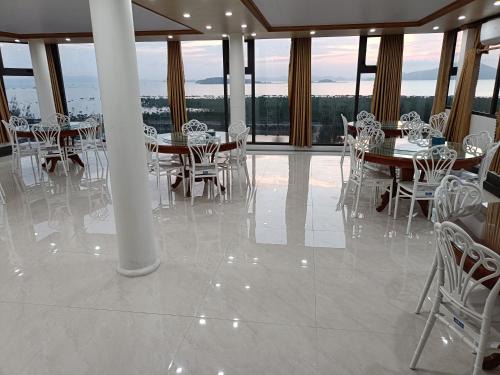 Restaurant, Quan Lan Nam Phong Hotel in Quan Lan Island