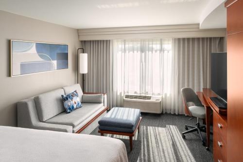 Courtyard Jacksonville Orange Park - image 6