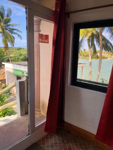 Lakeside Holidays Lakeside Holidays