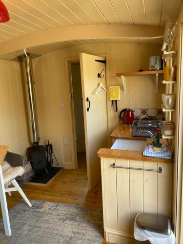 The Hut at Bay Tree Farm, Nympsfield in Nympsfield