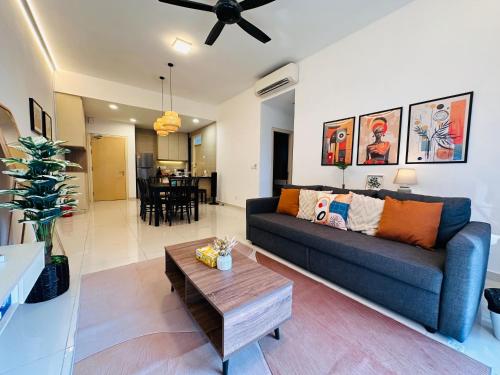 Stylish Urban Oasis Icon City with Sky Pool and Cozy Interior Stylish Urban Oasis Icon City with Sky Pool and Cozy Interior