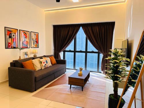 Stylish Urban Oasis Icon City with Sky Pool and Cozy Interior Stylish Urban Oasis Icon City with Sky Pool and Cozy Interior