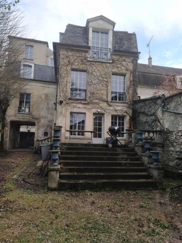 Зовнішній вигляд готелю, Appartement très confortable le Renaissance entre Paris et CDG (Appartement tres confortable le Renaissance entre Paris et CDG) in Екен
