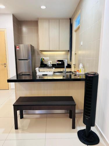 Stylish Urban Oasis Icon City with Sky Pool and Cozy Interior Stylish Urban Oasis Icon City with Sky Pool and Cozy Interior