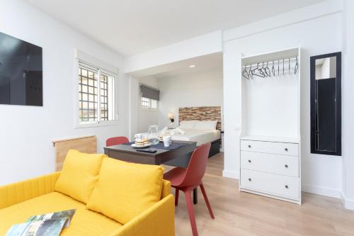 Estudio con encanto en Málaga centro by Rent Me, Malaga