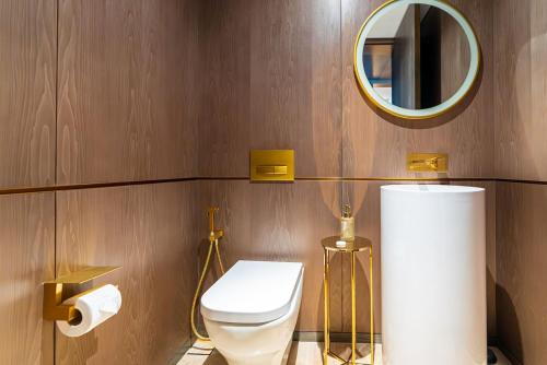 Exclusive 2BR in Five Palm Jumeirah - Beach Access - image 14