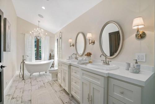 Luxury Home In The Peaceful Bel-Air Neighborhood in Los Angeles, USA
