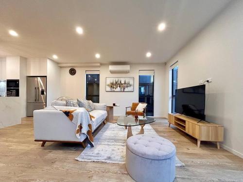 New Spacious 4Beds Family Home near Auckland Zoo