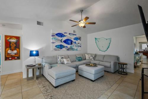 Coastal Home 10 min to the Beach in Bradenton, USA