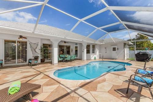 391 Modern house with Pool