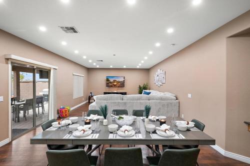 Mirage Peak Manor Luxury Villa Pool Spa Games Hosted by Relaxtay