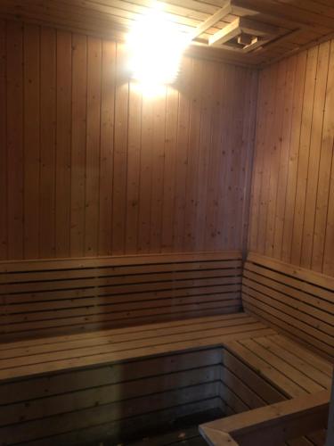 Stylish Urban Oasis Icon City with Sky Pool and Cozy Interior Stylish Urban Oasis Icon City with Sky Pool and Cozy Interior