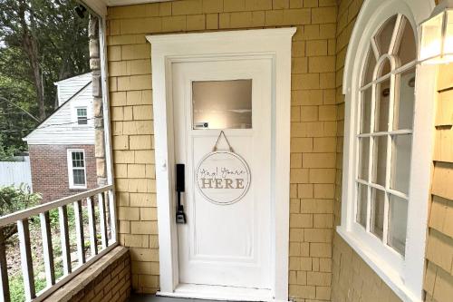 Midtowns Yellow Brick House in Atlanta, USA