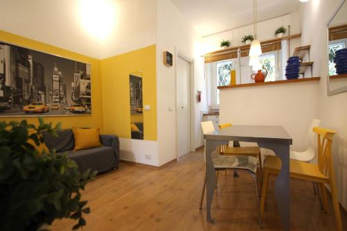 Garbatella 2BR Holiday House, Rzym