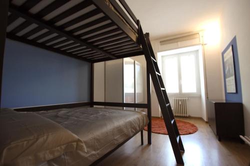 Garbatella 2BR Holiday House, Рим (фото 2)