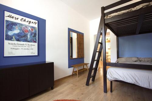 Garbatella 2BR Holiday House, Рим (фото 5)
