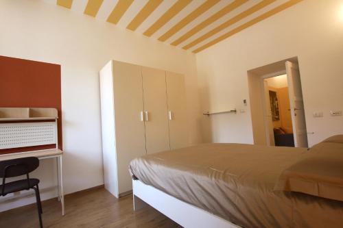 Garbatella 2BR Holiday House, Рим (фото 8)