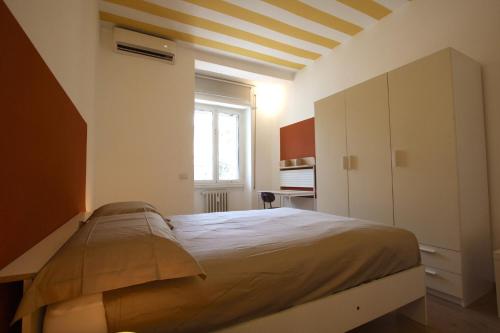 Garbatella 2BR Holiday House, Рим (фото 10)