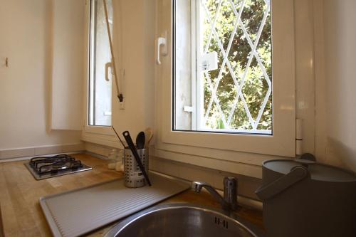 Garbatella 2BR Holiday House - image 12