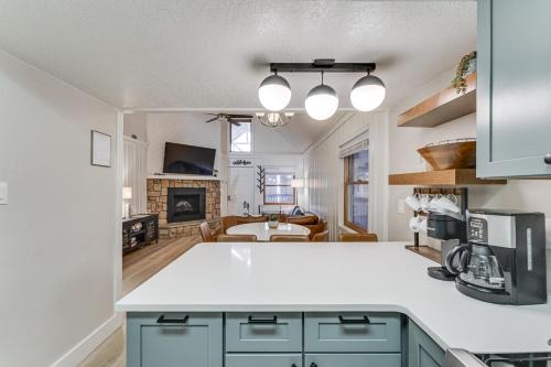 Centrally Located Angel Fire Condo about half Mi Resort in Angel Fire, USA