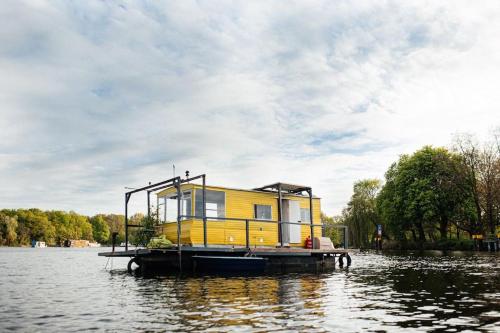 Traum am Wasser - romantische Erholung in Berlin - Tap to explore photos