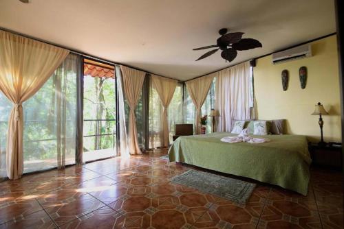 Mango Moon Villa in Quepos