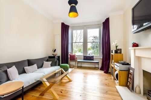 2Bedrooms Home near Central London